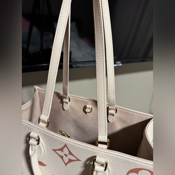 Cream & Brown Louis Vuitton Bag - Picture 4 of 15